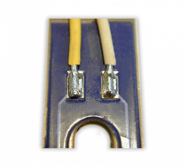 Soldering of single stranded wires on a metallic support