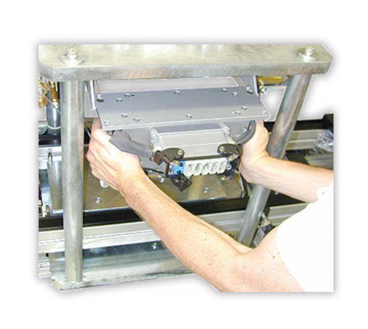 In-line Heat sealing system with an integrated Bosch transfer belt